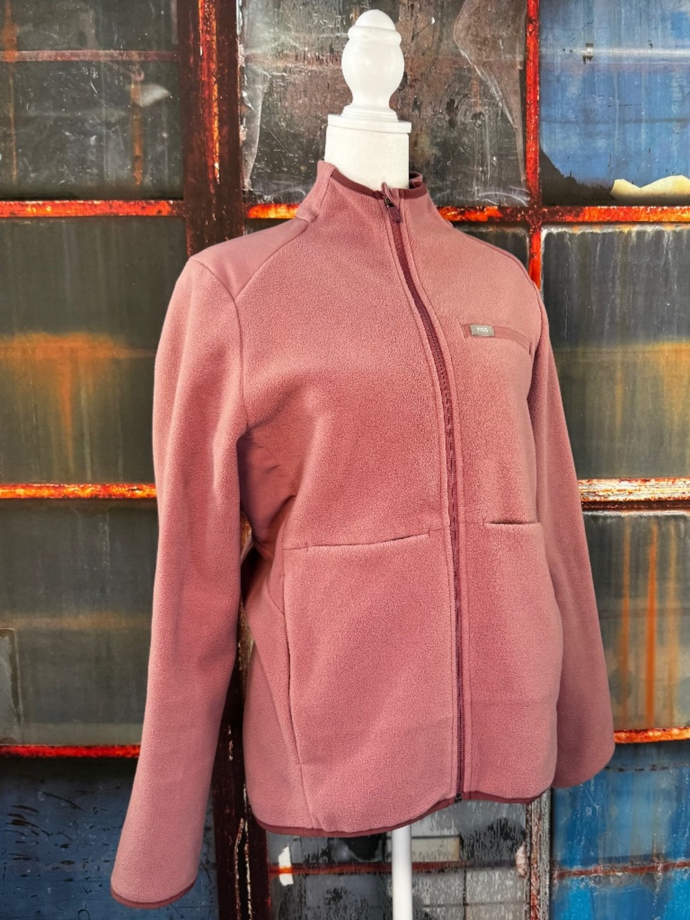 FIGS Mineral Mauve On-Shift™ Fleece Jacket Women’s Medium M Scrub Workwear
